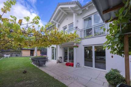 Haus zum Kaufen in Dietzenbach 990.000 € 222 m² 7 zimmer