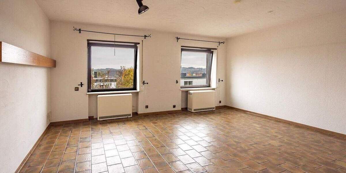 Winkelbungalow mit Einlieger, Doppelgarage, Photovoltaik und schönem Garten 6 zimmer