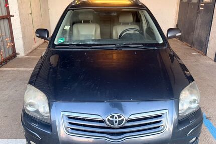 Toyota Avensis 219.000 km 1.990 &euro; Stuttgart 70178