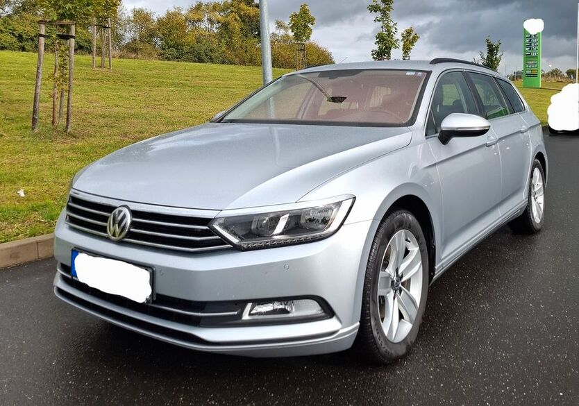 VW Passat Variant 122.000 km 14.999 € Amöneburg 35287