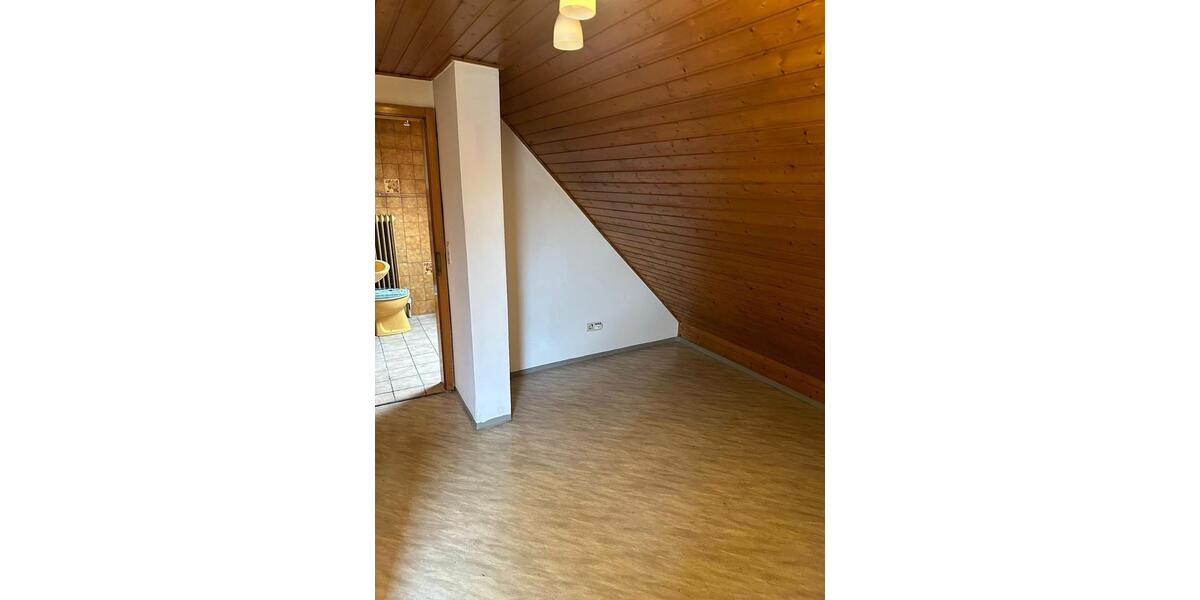 Dachgeschoßwohnung Nabburg - 1 Zimmer, 29 m&sup2;, 215&euro; | Angebot:26403659