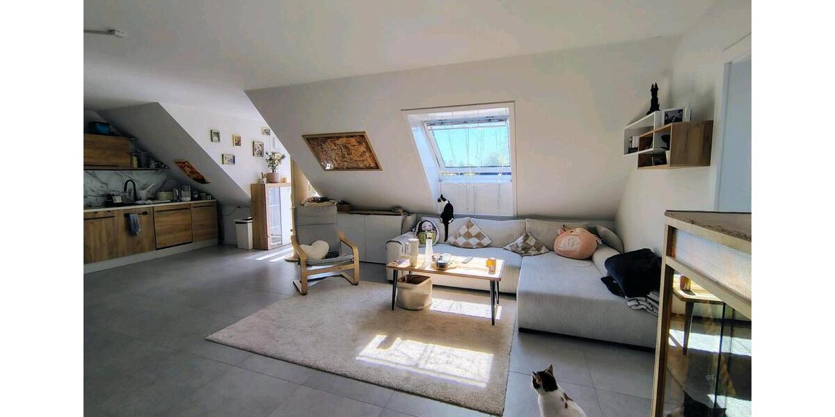 Dachgeschoßwohnung Hatten - 3 Zimmer, 82 m&sup2;, 990&euro; | Angebot:26419502
