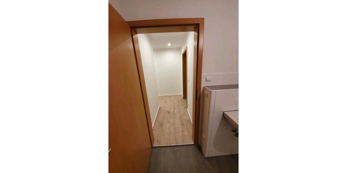 Etagenwohnung Neuötting - 2 Zimmer, 75 m&sup2;, 720&euro; | Angebot:26662935