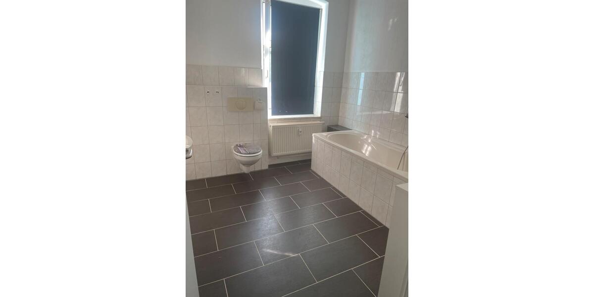 Etagenwohnung Eisenberg - 1 Zimmer, 63 m&sup2;, 425&euro; | Angebot:25237457