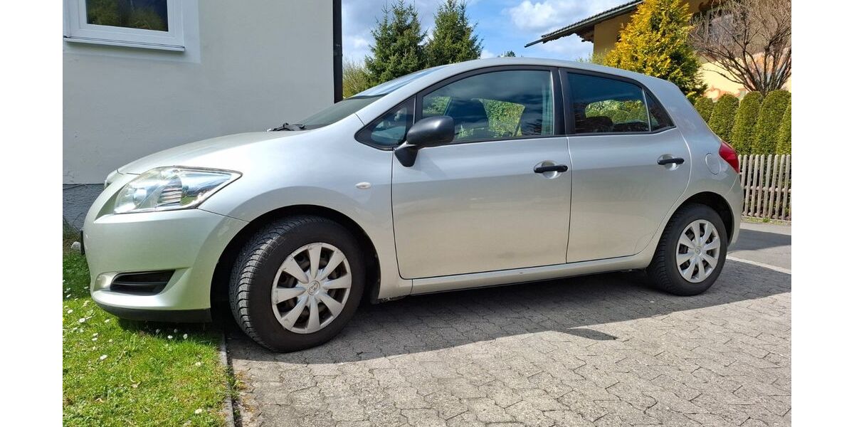 Toyota Auris 208.000 km 3.600 &euro; Garmisch-Partenkirchen 82467