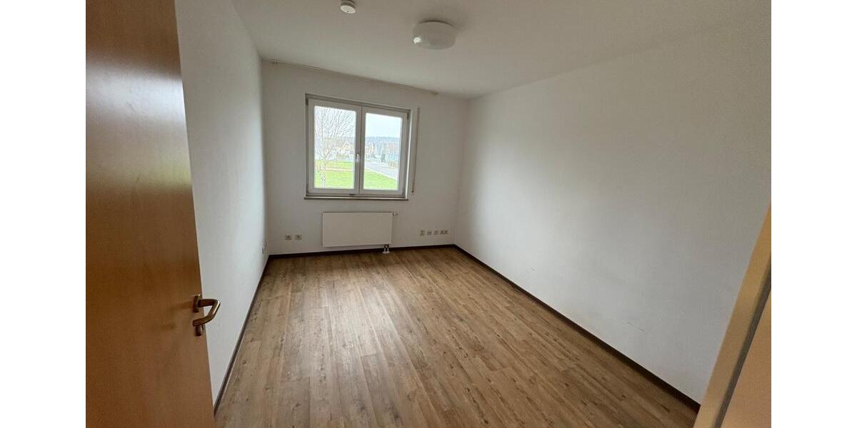 Doppelhaushälfte Weiden in der Oberpfalz - 5 Zimmer, 135 m&sup2;, 1.800&euro; | Angebot:25150280