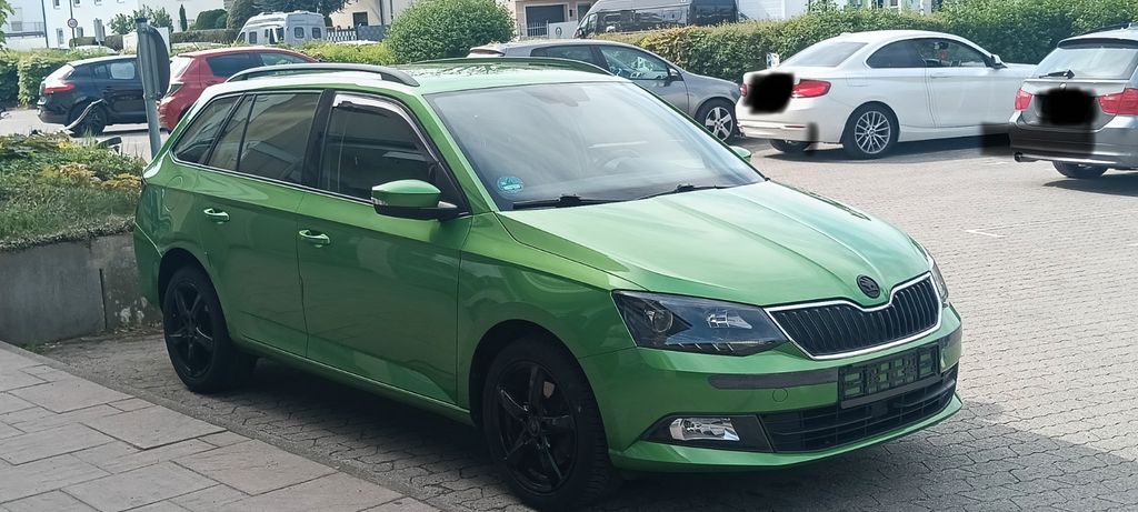 Skoda Fabia 81.400 km 10.399 &euro; Germering 82110