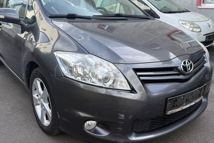 Toyota Auris 173.300 km 5.200 &euro; Dörfles-Esbach 96487