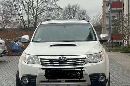 Subaru Forester 175.200 km 6.800 &euro; dresden 01159