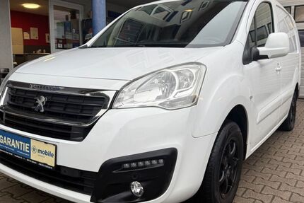 Peugeot Partner 144.628 km 8.900 &euro; Ketsch 68775