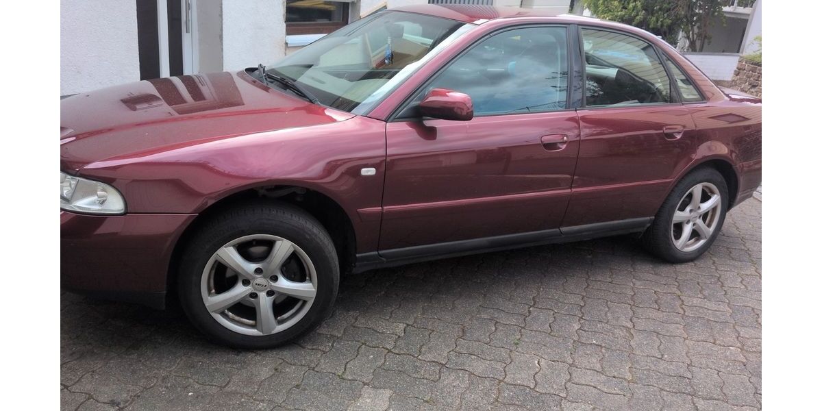 Audi A4 220.414 km 3.100 &euro; Biedenkopf 35216