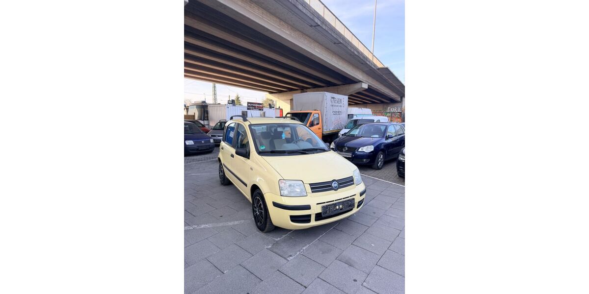 Fiat Panda 184.000 km 1.199 &euro; München 81825