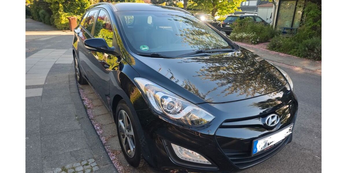 Hyundai i30 129.500 km 7.449 &euro; Pulheim 50259