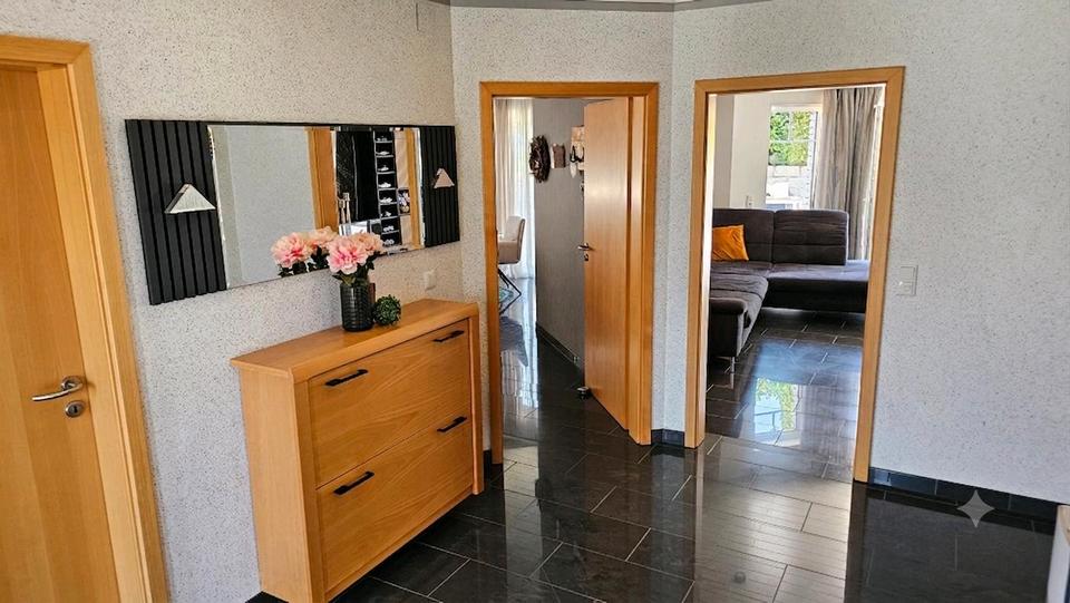 Einfamilienhaus Warburg - 5 Zimmer, 132 m&sup2;, 525.000&euro; | Angebot:27121122