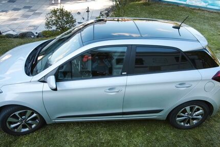 Hyundai i20 62.400 km 9.600 &euro; Sinn 35764