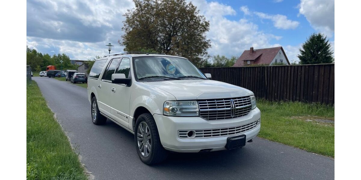 Lincoln Navigator 221.000 km 16.900 &euro; DAHLEWITZ 15827