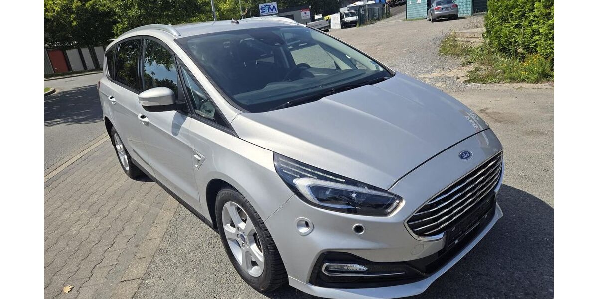 Ford S-Max 65.700 km 13.590 &euro; Gelsenkirchen 45884