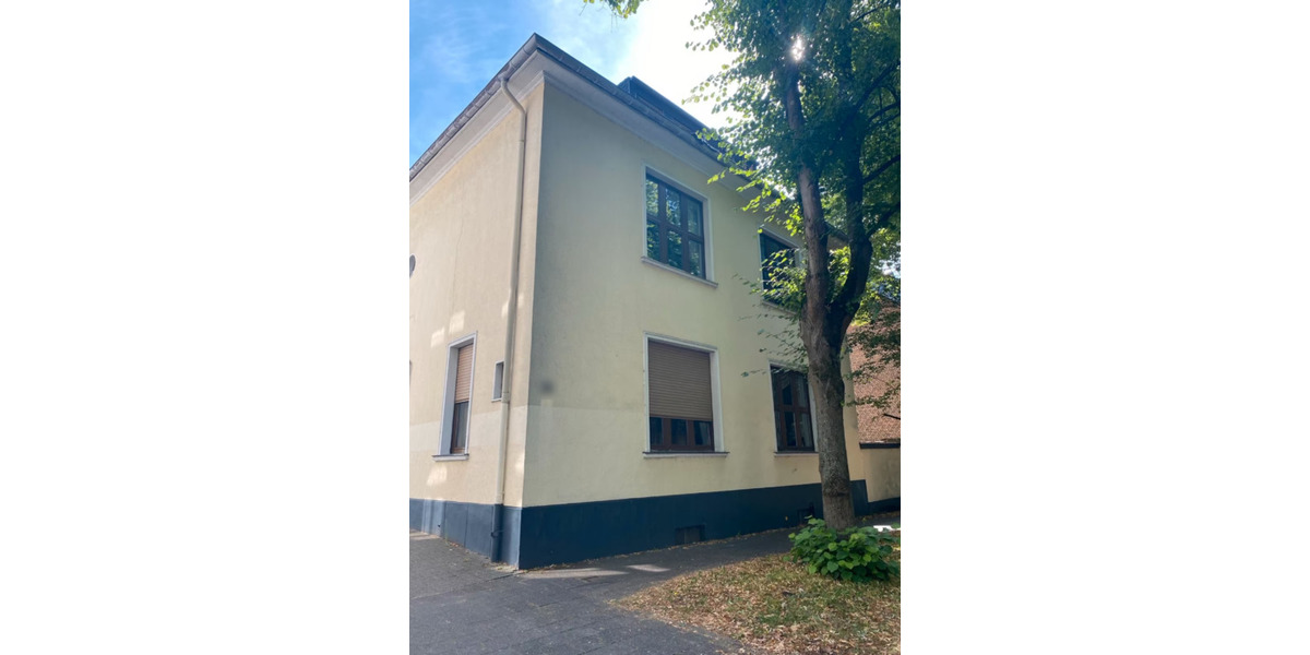 Charmantes Mehrfamilienhaus mit großem Garten und vielseitigem Nutzungspotenzial in Mönchengladbach 5 zimmer