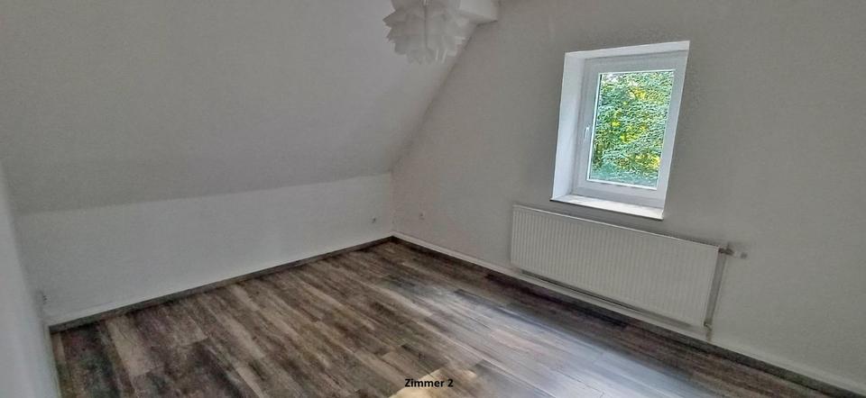 Dachgeschoßwohnung Bochum Wiemelhausen - 2.5 Zimmer, 44 m&sup2;, 462&euro; | Angebot:24890861