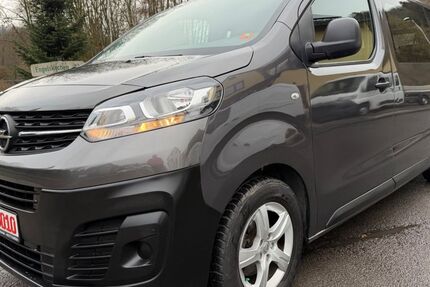 Opel Vivaro 141.000 km 17.999 &euro; Engelskirchen 51766