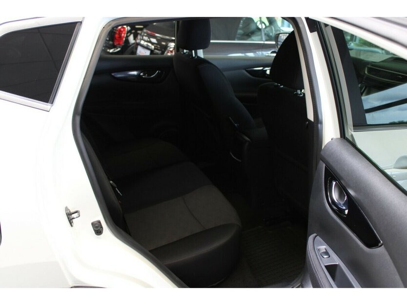 Nissan Qashqai 1.5 dCi 360 - Panorama - Navi - AHK - 76.300 km 13.780 € Euskirchen 53881
