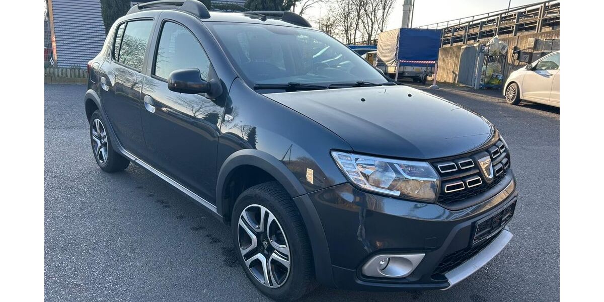 Dacia Sandero 136.500 km 6.990 &euro; Würzburg 97076