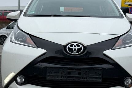 Toyota Aygo (X) 123.800 km 5.999 &euro; Kelkheim 65779