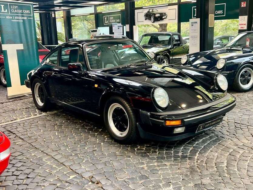 Porsche 911 159.392 km 78.800 € Düsseldorf 40595