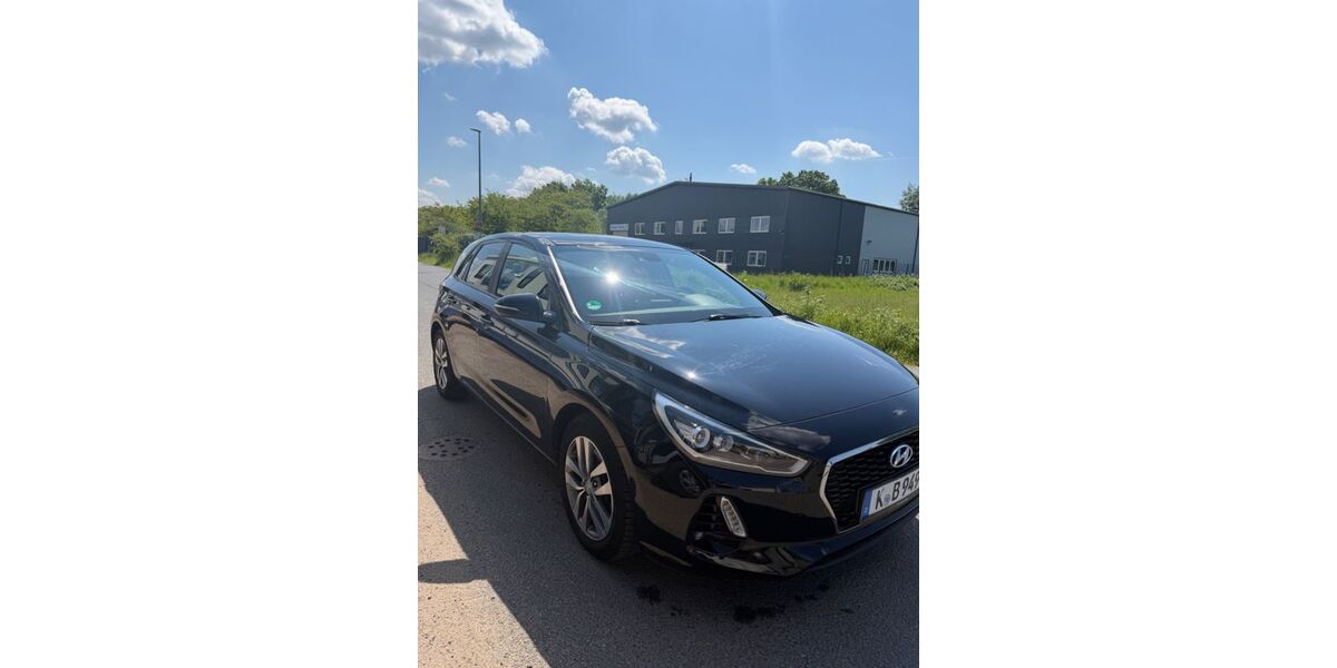Hyundai i30 116.000 km 12.400 &euro; Köln 51107