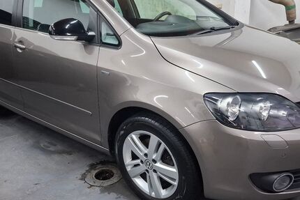 VW Golf 148.218 km 7.490 &euro; Cottbus 03042