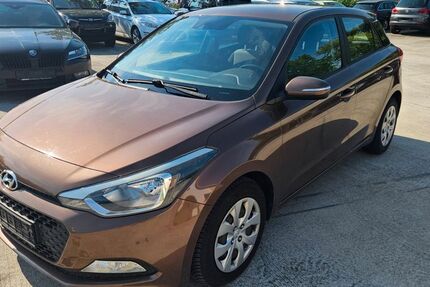 Hyundai i20 115.000 km 7.300 &euro; Bruchsal 76646