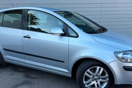 VW Golf 129.746 km 4.450 € Neumünster 24536