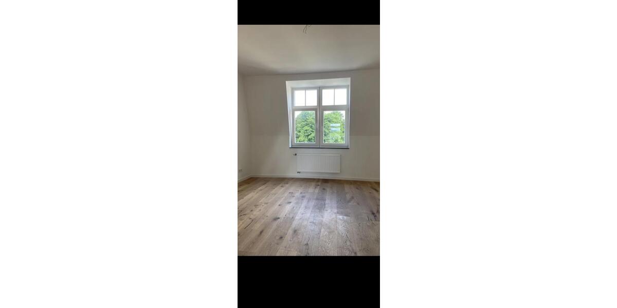 Dachgeschoßwohnung Wuppertal Gemarkung Nächstebreck - 2 Zimmer, 70 m&sup2;, 950&euro; | Angebot:24851453