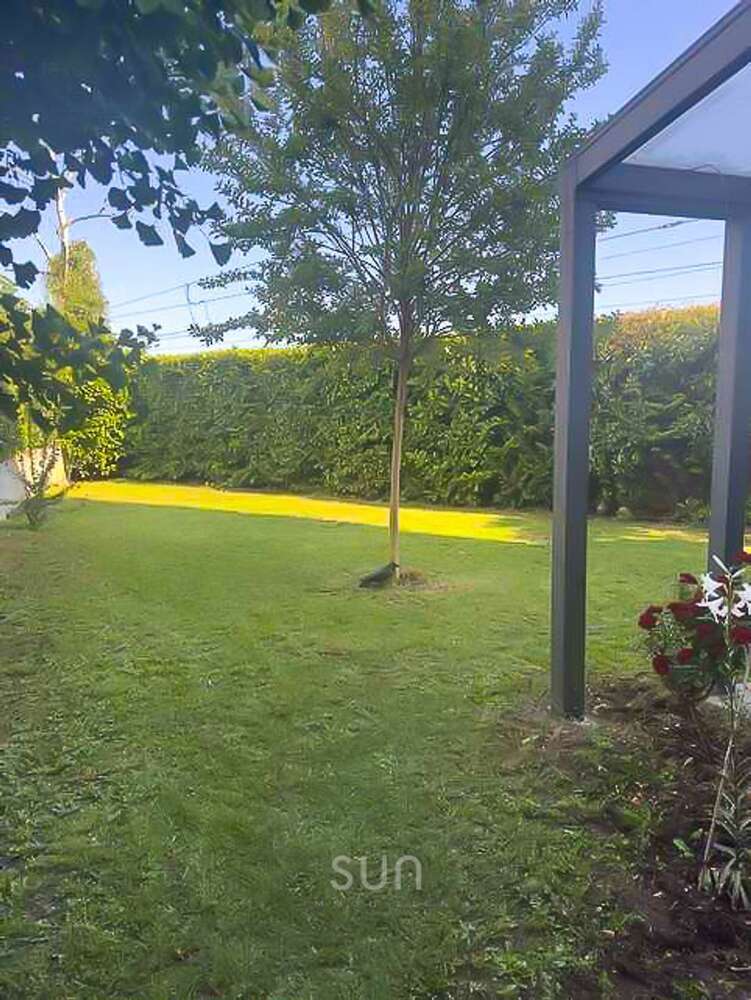 Haus zum Mieten in Oberursel (Taunus) 3.600 € 156 m²