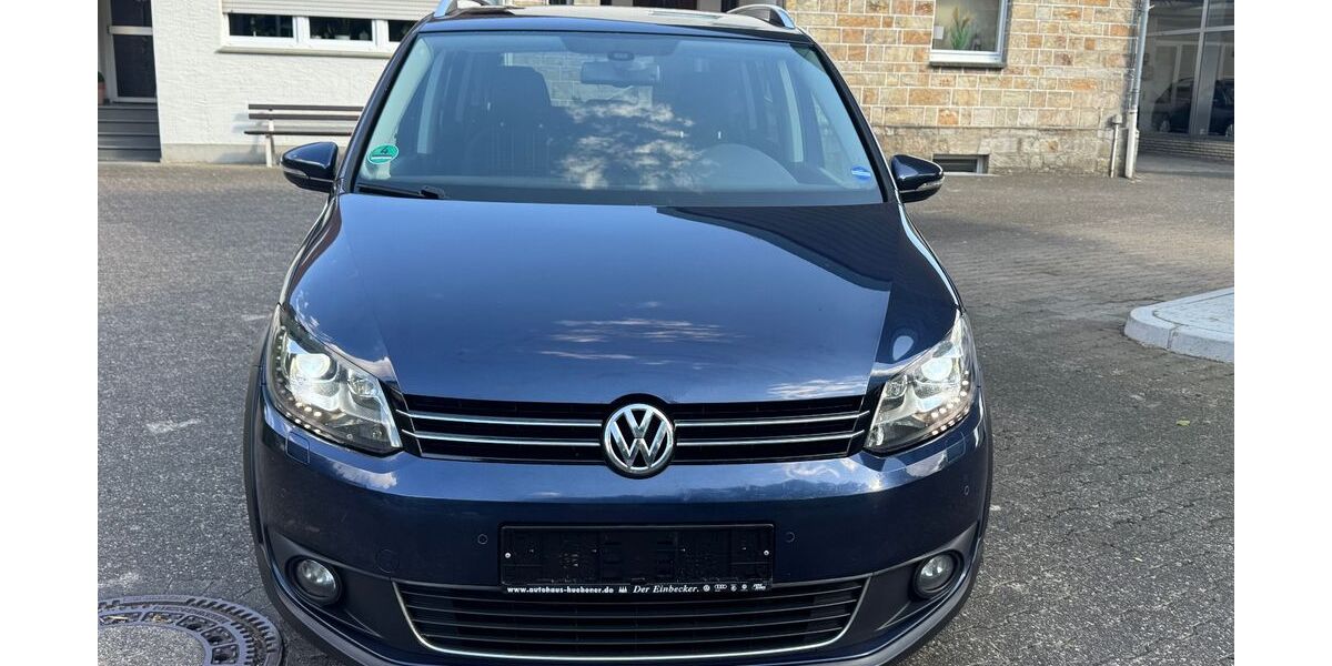 VW Touran 189.000 km 6.400 &euro; Borchen-Etteln 33178