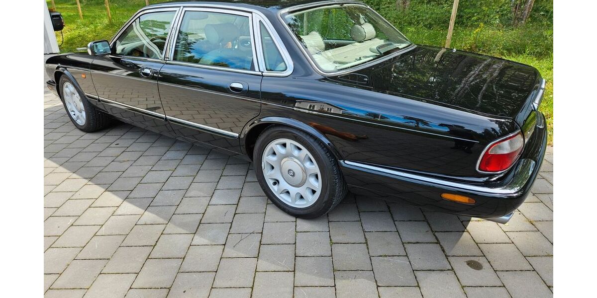 Jaguar Daimler 202.000 km 22.750 &euro; Hamburg 22587