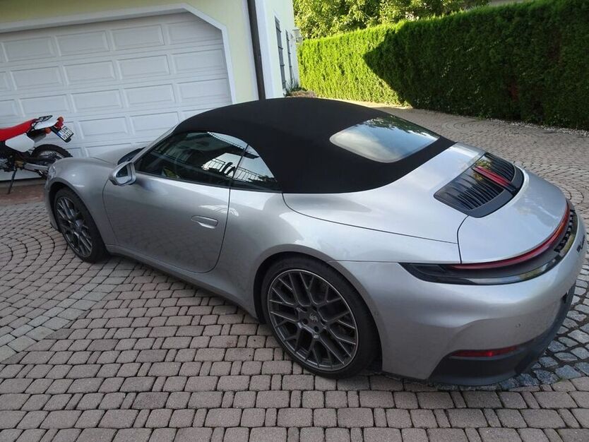 992
