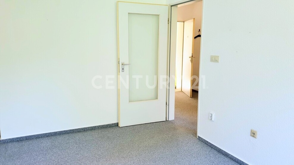 Uninähe! Helle Etagenwohnung mit großzügigem Balkon 1 zimmer