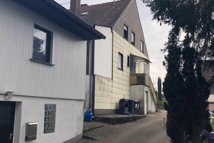 2 Häuser,4 Garagen in Hüttigweiler auf 1028 qm Grundstück 7 zimmer