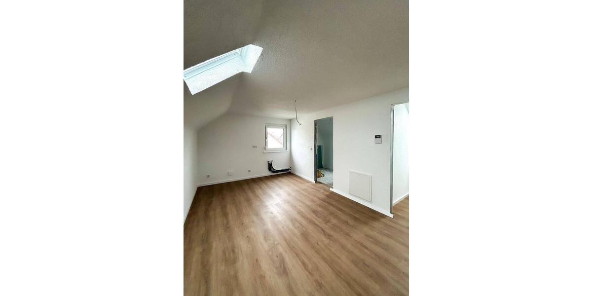 Dachgeschoßwohnung Niederwerrn - 1 Zimmer, 50 m&sup2;, 620&euro; | Angebot:26049379