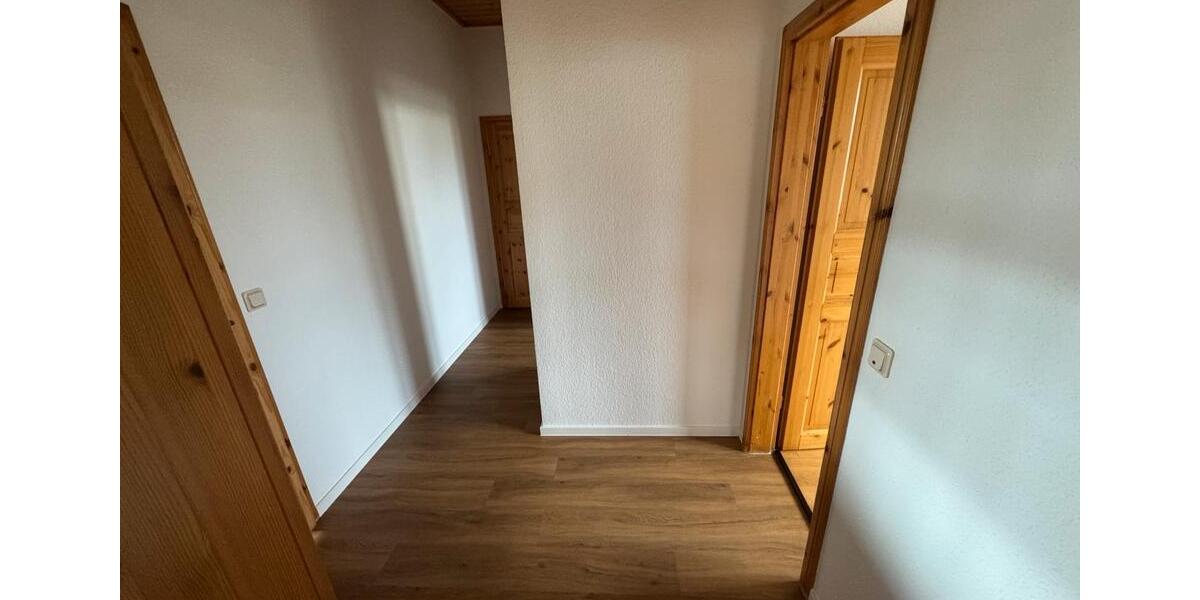 Etagenwohnung Niestetal - 3 Zimmer, 92 m&sup2;, 1.275&euro; | Angebot:25184868