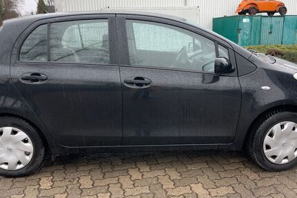 Toyota Yaris 300.000 km 2.999 &euro; Kiel 24113