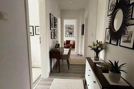 BESICHTIGUNG am 6. Dezember | WOHNTRAUM IN WASSERNÄHE | 2,5 Zimmer | Badewanne | in Sanierung 2 zimmer