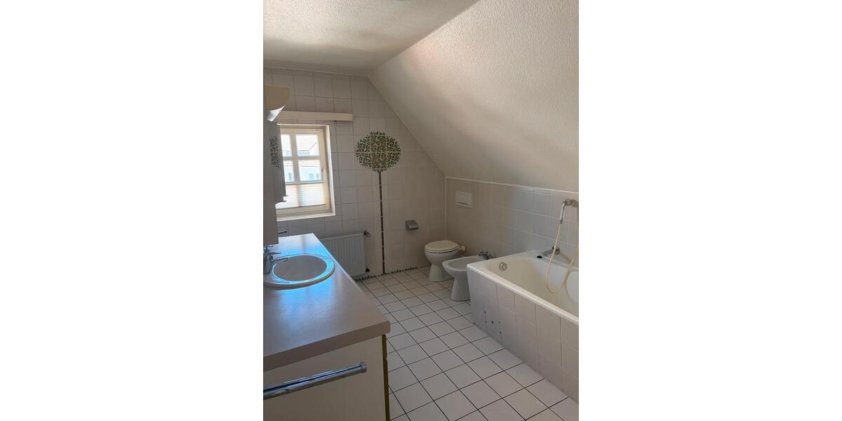 Einfamilienhaus Enger - 9 Zimmer, 200 m&sup2;, 335.000&euro; | Angebot:26396586