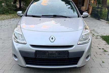 Renault Clio 174.500 km 2.990 &euro; Gilching-Geisenbrunn 82205