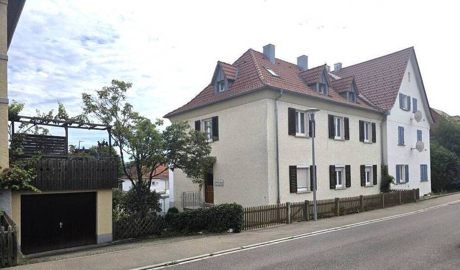 2-Zimmer DG Whg. - als 3-Zimmer ausbaubar- in toller Lage zu verkaufen