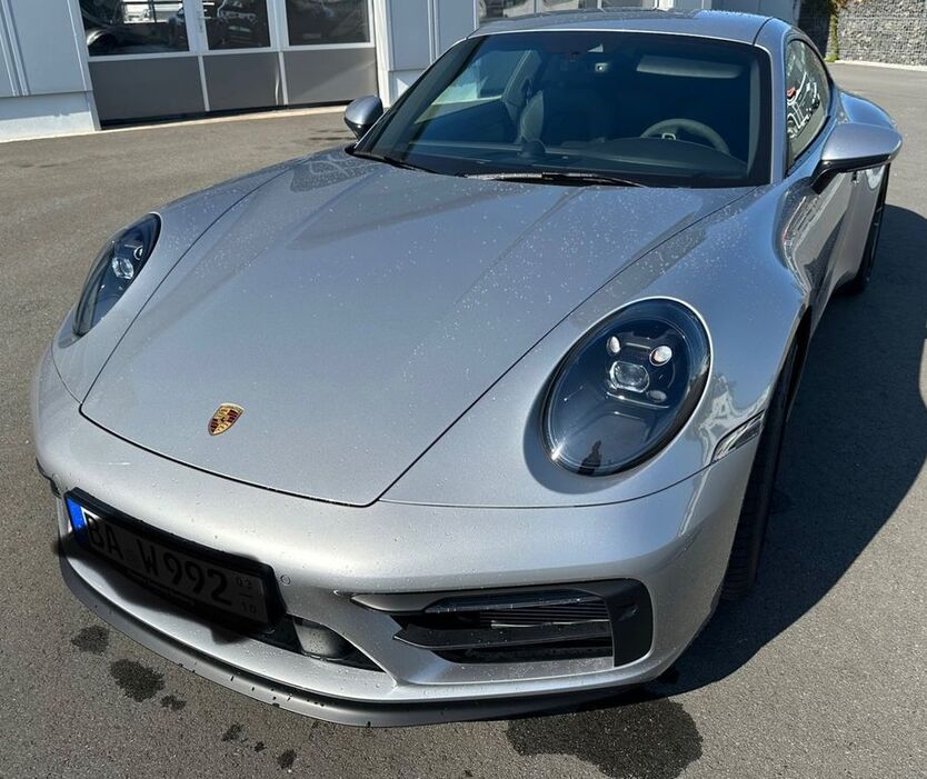 992