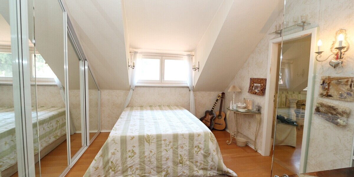 !! RARITÄT am SEE !! idyllisches JUWEL * 4-Zimmer-Dachgeschosstraum * Balkon und Gartennutzung * - Dachgeschoßwohnung Starnberg | Angebot:26551172