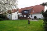 Tolles Zweifamilienhaus mit viel Platz und großem Garten