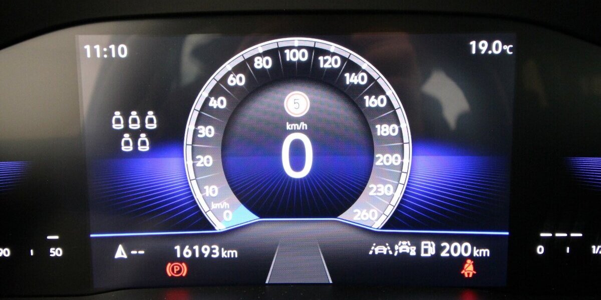 VW Touran TSI Comfortline 7-SITZ+NAVI+STANDHEIZUNG 16.192 km 30.700 &euro; Hagenow 19230